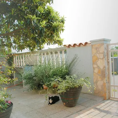 Charming Studio Near The Beach Fažana