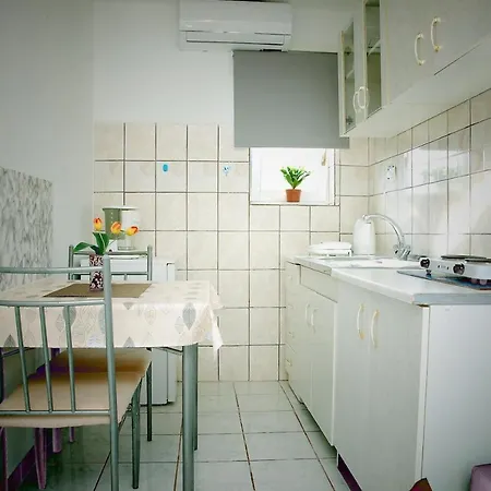 Apartmán Charming Studio Near The Beach