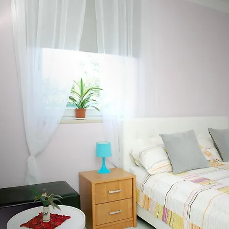 Charming Studio Near The Beach Apartmán