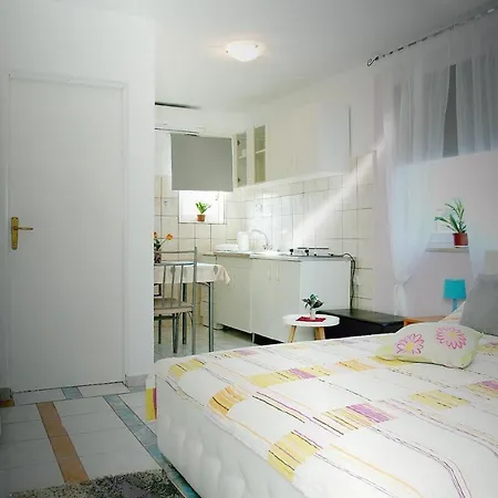 Charming Studio Near The Beach *
