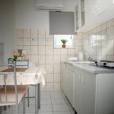 Charming Studio Near The Beach Apartmán
