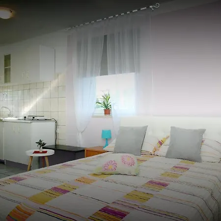 Apartmán Charming Studio Near The Beach