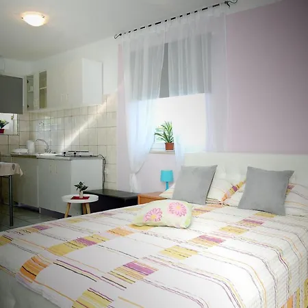 Apartmán Charming Studio Near The Beach Fažana